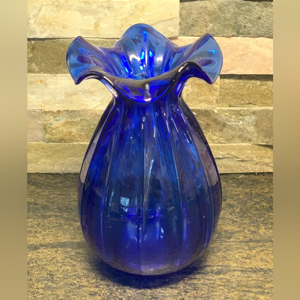 VINTAGE | Blue Glass Ruffle Vase